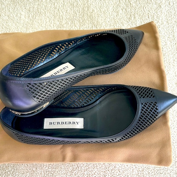BURBERRY laser cut Leather Bradshaw Pointed Toe Flats